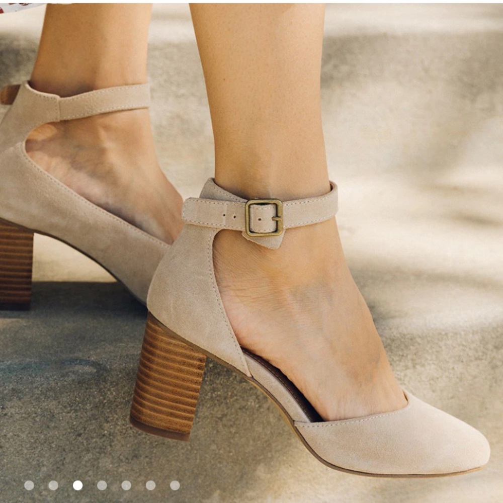 NWT Soludos Gemma Ankle Strap Heels in Sand